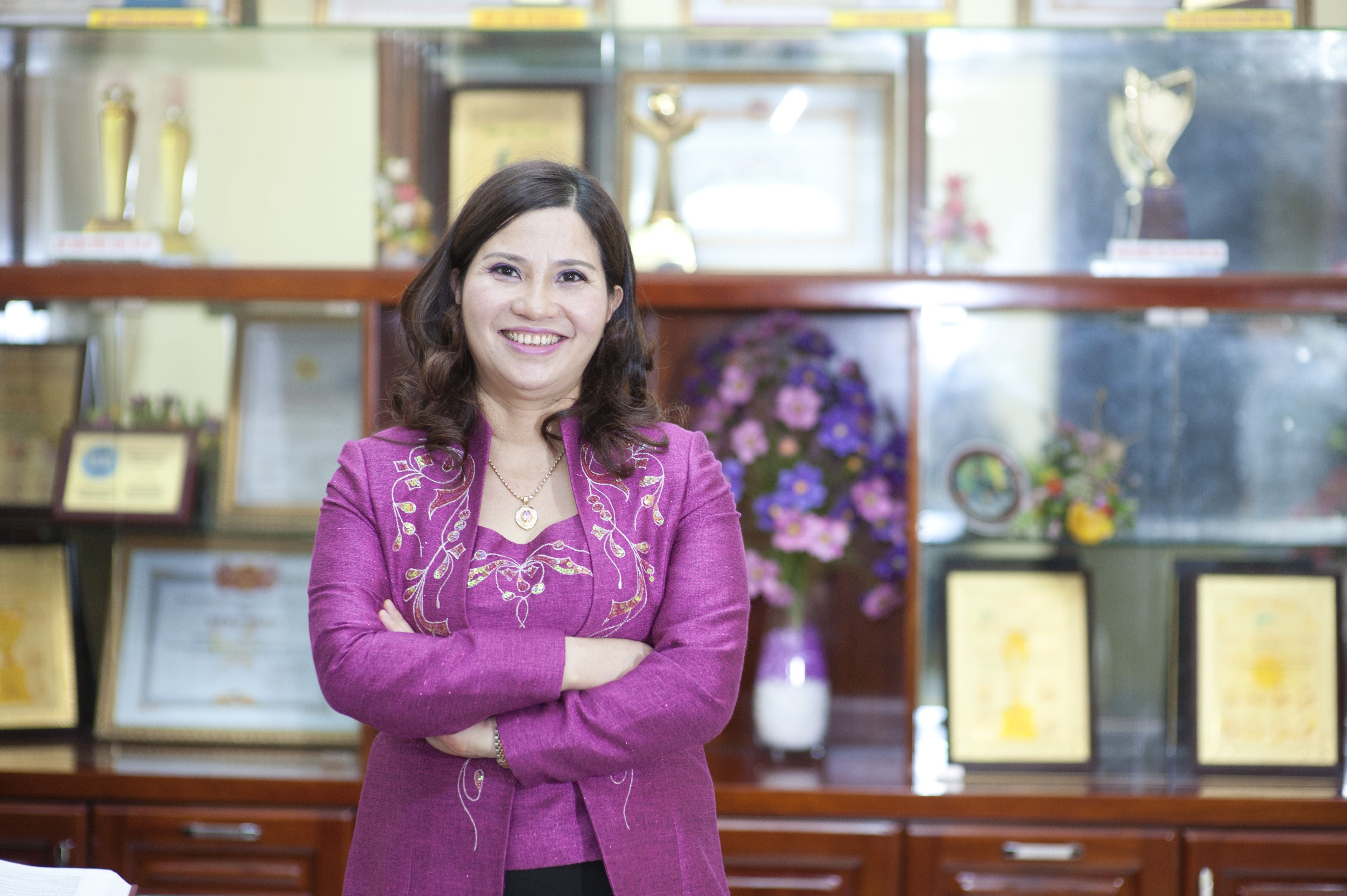 Người truyền lửa để thắp sáng Tâm Bình - 1 Chân dung dược sĩ Lê Thị Bình, TGĐ Công ty Dược phẩm Tâm Bình