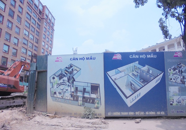 Đại gia thách thức: Bỏ hoang đất vàng, nợ thuế ngàn tỷ - 2 Các chủ đầu tư
chỉ trông chờ vào việc bán nhà để có tài chính. (Ảnh: Tuấn Linh)