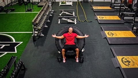 Bài học từ người khổ sở để kiếm tiền đến HLV phòng gym nổi tiếng thế giới - 1 Bài học từ người khổ sở để kiếm tiền đến HLV phòng gym nổi tiếng thế giới
