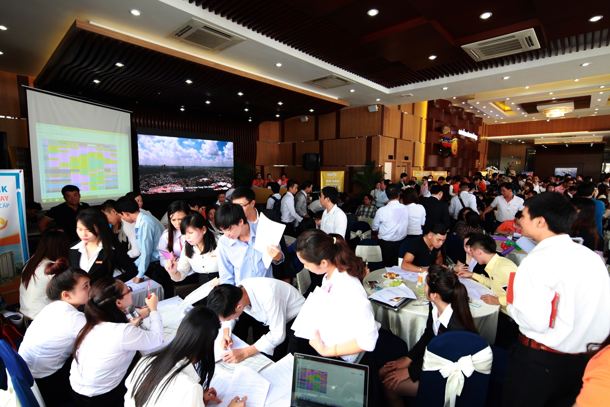 Các buổi bán
hàng của