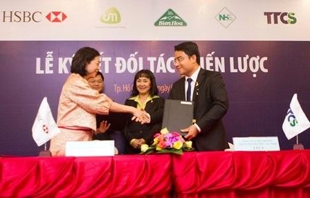 Mía đường Thành Thành Công Tây Ninh “bắt tay” hợp tác cùng HSBC - 1 Mía đường Thành Thành Công Tây Ninh “bắt tay” hợp tác cùng HSBC