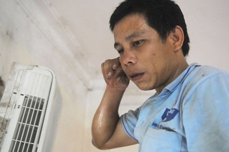Nắng nóng: Quạt ế, điều hòa bán chạy như tôm tươi - 9 Không thể chịu nổi
được cái nóng, nhiều hộ dân phải tăng cường điều hoà làm mát giảm nhiệt.