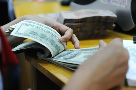 Giá USD tại các ngân hàng thương mại đã xác lập mặt bằng mới.