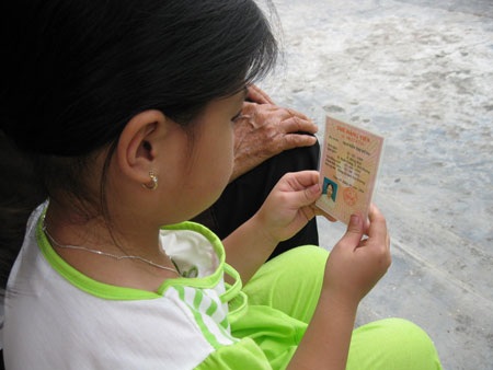 Nỗi buồn bé thơ “bố không có, mẹ không còn” - 2