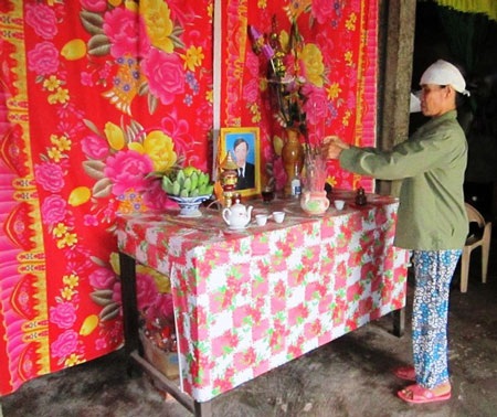 "Cứu con tôi với, mọi người ơi !" - 1 "Cứu con tôi với, mọi người ơi !" - 1