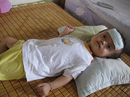 Bé Long cần 40 triệu đồng cho lần phẫu thuật lần thứ 2 - 1 Bé Long cần 40 triệu đồng cho lần phẫu thuật lần thứ 2 - 1