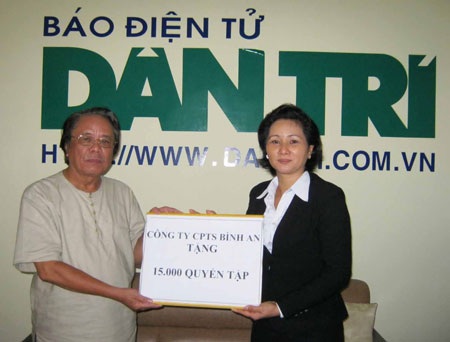 Công ty Bình An tặng 15.000 quyển vở đến các em học sinh - 1 Công ty Bình An tặng 15.000 quyển vở đến các em học sinh - 1