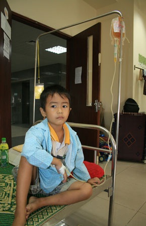 "Bà ơi, bao giờ cháu được về chơi với em?" - 1 "Bà ơi, bao giờ cháu được về chơi với em?" - 1