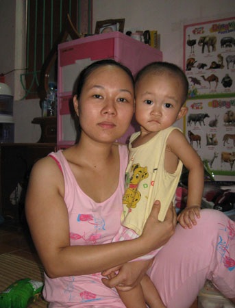 Cô ca sỹ xinh đẹp với đứa con không có hậu môn - 2 Cô ca sỹ xinh đẹp với đứa con không có hậu môn - 2
