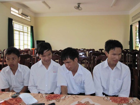 “Một triệu cuốn vở…” đến với học sinh nghèo Đắk Lắk - 4 “Một triệu cuốn vở…” đến với học sinh nghèo Đắk Lắk - 4