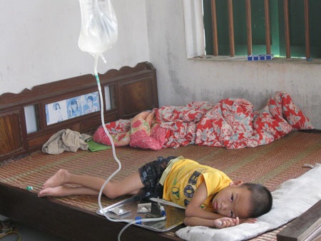 Cậu bé 7 tuổi vật vã với căn bệnh suy thận mãn giai đoạn cuối - 1 Cậu bé 7 tuổi vật vã với căn bệnh suy thận mãn giai đoạn cuối - 1