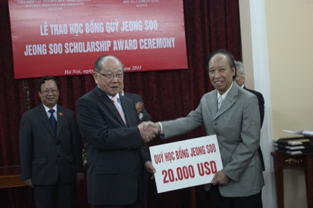 Quỹ học bổng Jeong Soo Hàn Quốc hỗ trợ học sinh sinh viên Việt Nam 35.000 USD - 1 Quỹ học bổng Jeong Soo Hàn Quốc hỗ trợ học sinh sinh viên Việt Nam 35.000 USD - 1