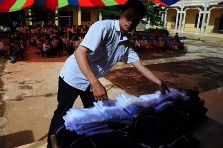 Một triệu cuốn vở... đến với học sinh Mộc Châu