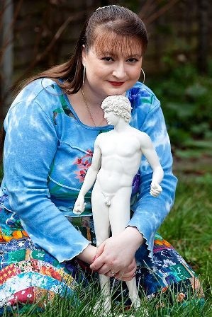Cô gái yêu điên cuồng bức tượng chàng Adonis - 3 Cô gái yêu điên cuồng bức tượng chàng Adonis