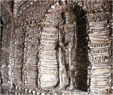 Nhà thờ được làm hoàn toàn bằng… xương người