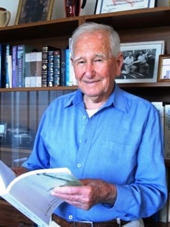 Cụ ông tốt nghiệp thạc sĩ ở tuổi 97