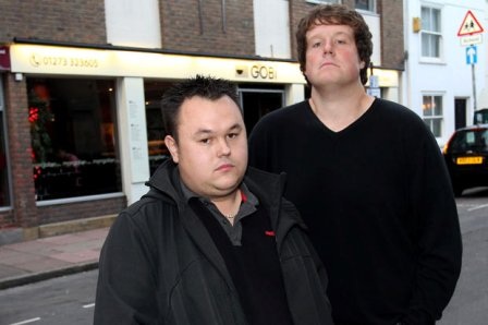 Bị nhà hàng cấm đến vì… quá tham ăn