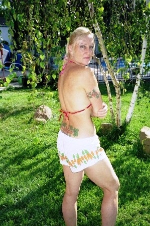 Người phụ nữ “phát cuồng” với…cà rốt