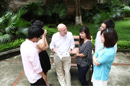 Chỉ tiêu các ngành học chương trình Cử nhân Quốc tế 2013 - 1 Để dự tuyến, thí sinh cần nộp hồ sơ trước ngày 25/8/2013 và tham gia các kỳ thi sau: