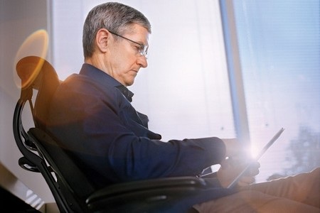 CEO Apple Tim Cook tự hào là người đồng tính - 1 Tim Cook lần đầu tiên lên tiếng thừa nhận mình là người đồng tính và khẳng định tự hào vì điều đó