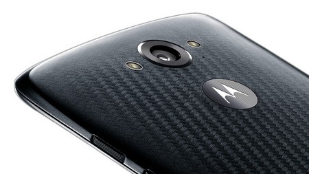 Motorola trình làng smartphone “bom tấn” DROID Turbo - 3 DROID Turbo được trang bị camera 21 megapixel kèm đèn flash kép