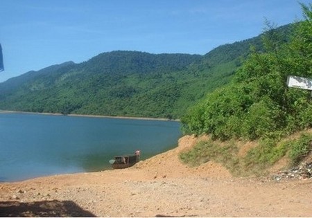 Thủ thuật dễ dàng xóa bỏ những chi tiết không mong muốn trên hình ảnh - 7 Tảng đá và thông tin ngày giờ chụp ảnh đã được xóa khỏi khung hình