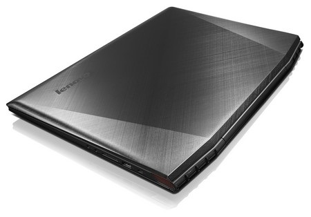 Lenovo Y70 Touch: Cấu hình “đỉnh”, màn hình chạm mượt mà - 1 Ngoại hình Lenovo Y70 Touch khá hầm hố phù hợp với các game thủ.