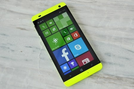 Đánh giá FPT Win chạy Windows Phone 8.1 - 1 FPT Win với giao diện đặc trưng của hệ điều hành Windows Phone.