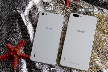 Huawei trình làng smartphone với camera kép lấy nét siêu nhanh - 3 Mặt sau của Honor 6 Plus nổi bật với camera kép, trong khi Honor 6 vẫn chỉ là camera đơn