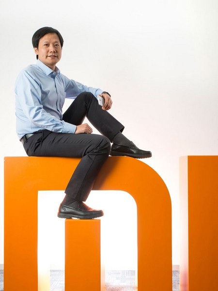 CEO Xiaomi được vinh danh là “Doanh nhân của năm 2014” - 1 Xiaomi được ví như “Apple của Trung Quốc” và Lei Jun cũng được xem như bản sao của Apple