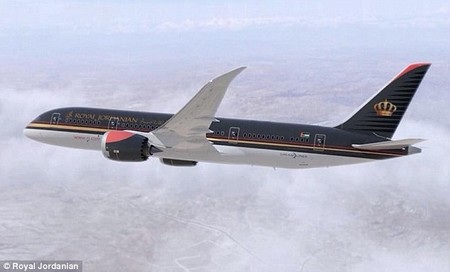 Bé gái chào đời ở độ cao hơn 10.600 mét - 1 Một máy bay của hãng Hàng không Hoàng gia Jordan (Ảnh minh họa)