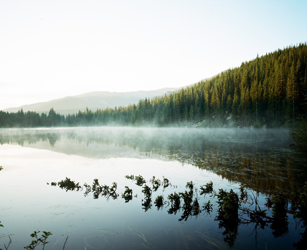 25 hình ảnh đẹp và nổi tiếng nhất trên Flickr trong năm 2014 - 15 Ảnh chụp hồ Bear Lake ở bang Utah, Mỹ, bằng máy ảnh Pentax 67 bởi tác giả Trend Davis