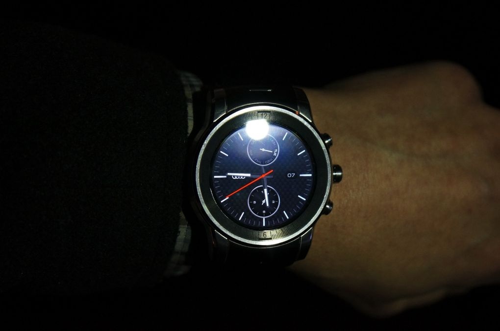 LG hợp tác hãng xe Audi ra mắt smartwatch chạy WebOS thiết kế đẹp mắt - 5 Giao diện đồng hồ thông thường
