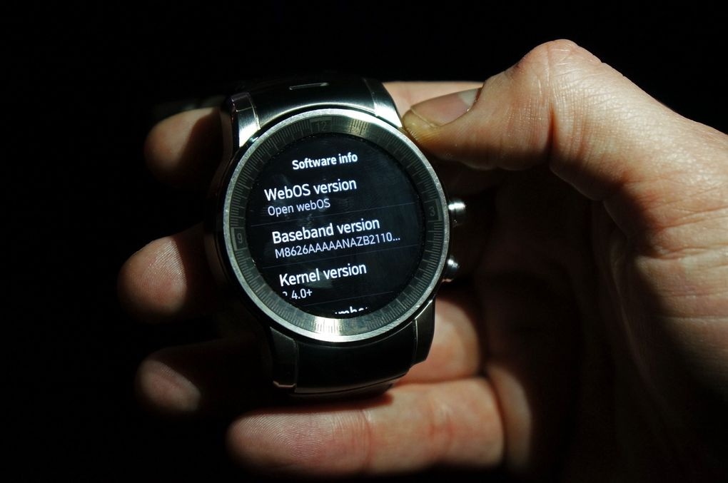 Đồng hồ hoạt động trên nền tảng WebOS