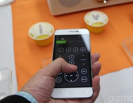 Kỷ lục smartphone mỏng nhất thế giới lại bị phá vỡ - 4 Ảnh thực tế smartphone mỏng nhất thế giới Coolpad Ivvi K1 Mini