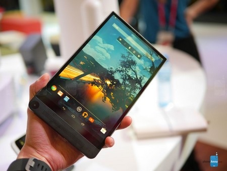 Thiết kế với camera trước nằm ở phần dưới