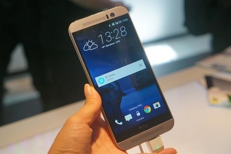 Cận cảnh smartphone thế hệ mới One M9 của HTC