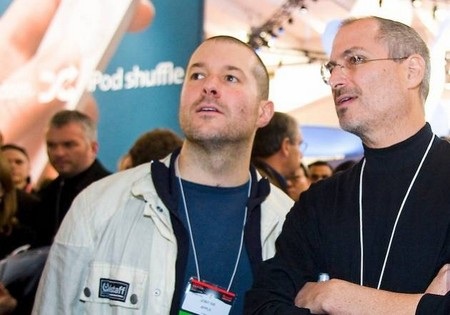 “Huyền thoại thiết kế” Jony Ive từng lo sợ sa thải - 1 Làm việc cùng Steve Jobs đã giúp Jony Ive phát huy hết tài năng của mình