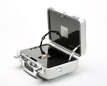 Hộp đựng các sản phẩm Apple Watch của Brikk cũng rất sang trọng