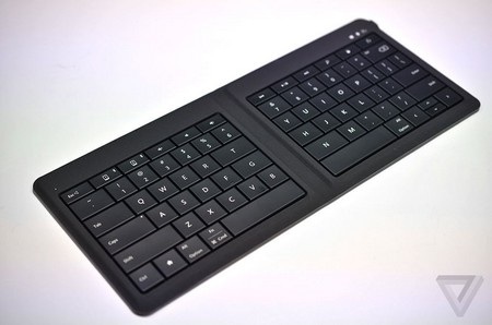 Microsoft ra mắt bàn phím di động với thiết kế gập độc đáo - 5 Dãy phím chức năng nằm ở trên cùng (Ảnh: