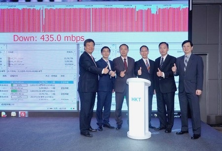 Thử nghiệm thành công mạng LTE-A tốc độ 435Mbps đầu tiên trên thế giới - 1 Đại diện HKT và Huawei tại sự kiện thử nghiệm mạng LTE-A tốc độ 435Mbps đầu tiên trên thế giới