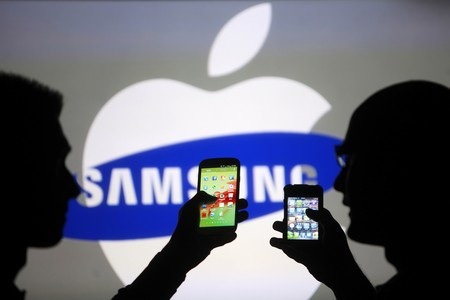 Samsung vượt qua Apple để đòi lại “ngôi vương” trên thị trường smartphone - 1 Samsung vượt qua Apple để đòi lại “ngôi vương” trên thị trường smartphone
