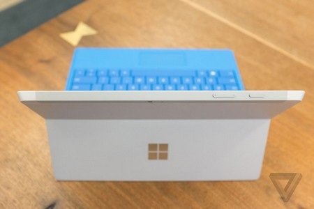 Microsoft bất ngờ trình làng Surface 3, “đối thủ nặng ký” của iPad Air - 10 Nút nguồn và phím điều chỉnh âm lượng