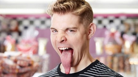Cô gái có chiếc lưỡi dài có thể tự liếm mắt - 4 Nick Stoeberl, người giữ kỷ lục chiếc lưỡi dài nhất thế giới hiện nay