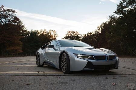Bộ sưu tập hình nền siêu xe “lai” BMW i8 - 4 T.Thủy