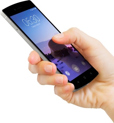 Gần 12 ngàn Bphone được bán trong ngày đầu tiên - 1 Gần 12 ngày Bphone được bán ra trong ngày mở bán đầu tiên