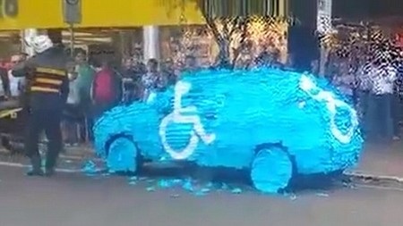 Bài học nhớ đời vì đỗ xe sai chỗ - 1 Bài học nhớ đời vì đỗ xe sai chỗ