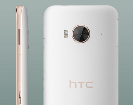 HTC trình làng smartphone One ME với cấu hình mạnh mẽ - 2 Mặt sau của sản phẩm là camera 20 megapixel với đèn flash LED kép 2 tông màu