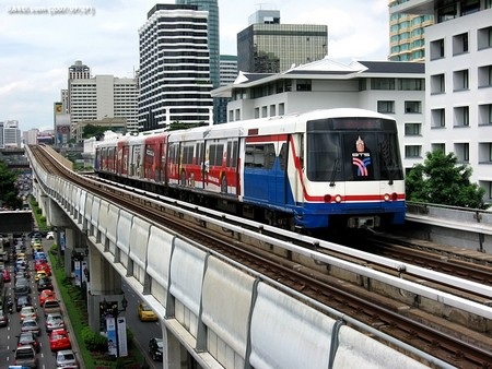 Hình ảnh các hệ thống tàu điện đô thị trên cao trên toàn thế giới - 1 Hệ thống tàu điện đô thị trên cao của Bangkok có tên gọi BTS Skytrain.
