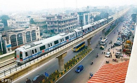 Hình ảnh các hệ thống tàu điện đô thị trên cao trên toàn thế giới - 14 Hiện hệ thống tàu điện đô thị này đang phục vụ khoảng 800 triệu người mỗi năm.